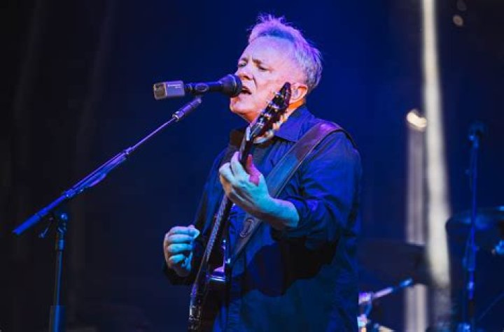 Bernard Sumner Biography, Age, Height, Wife, Net Worth, Family