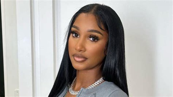 Bernice Burgos (Instagram Star) - Age, Birthday, Bio, Facts, Family, Net Worth, Height & More