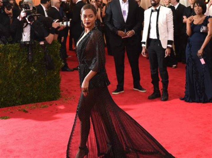 
Beyonce’s Stylist Ty Hunter Recalls Her Epic Met Gala Moment: It Was an ‘Homage to Diana Ross’ 