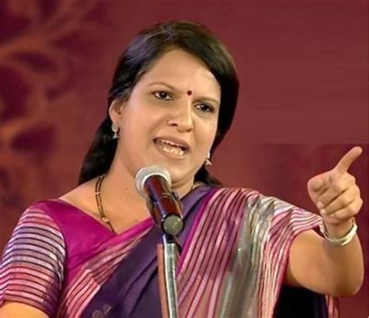 Who is Bharathi Baskar? Wiki, Biography, Age, Husband, Salary, Caste, Family & More