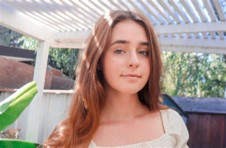 Bianca Buneo (YouTube Star) - Age, Birthday, Bio, Facts, Family, Net Worth, Height & More