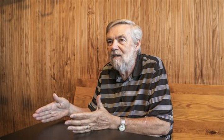 Bill James (Historian) - Age, Birthday, Bio, Facts, Family, Net Worth, Height & More