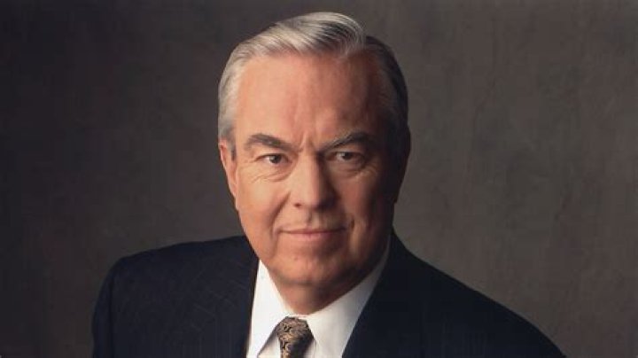 Bill Kurtis (Journalist) - Age, Birthday, Bio, Facts, Family, Net Worth, Height & More
