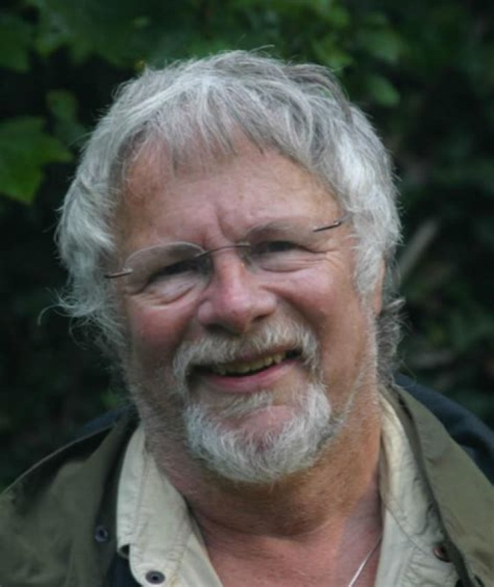 
Bill Oddie Height, Weight, Net Worth, Age, Birthday, Wikipedia, Who, Nationality, Biography 