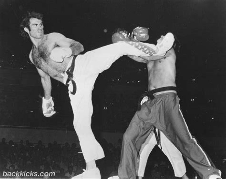 Bill Wallace biografía, edad, altura, esposo, net worth, familia