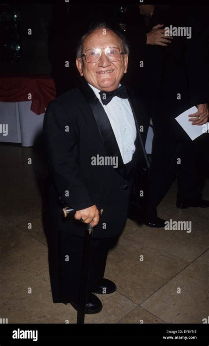 Billy Barty (TV Actor) - Age, Birthday, Bio, Facts, Family, Net Worth, Height & More
