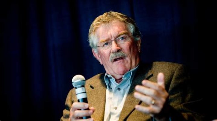 Bob Dwyer (Rugby Coach) - Age, Birthday, Bio, Facts, Family, Net Worth, Height & More