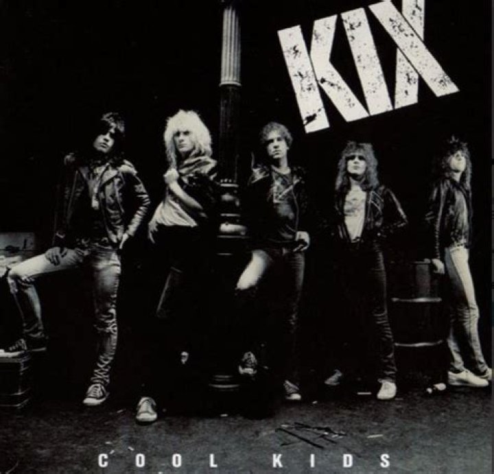 Brad Divens (Guitarist) - Age, Birthday, Bio, Facts, Family, Net Worth, Height & More