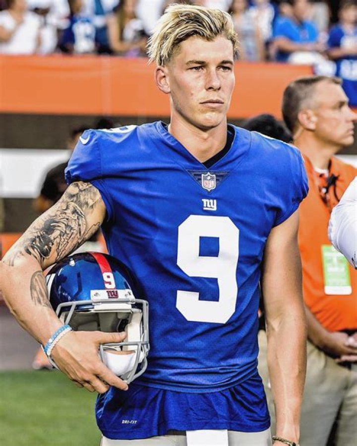 Brad Wing Biography, Age, Height, Wife, Net Worth, Family