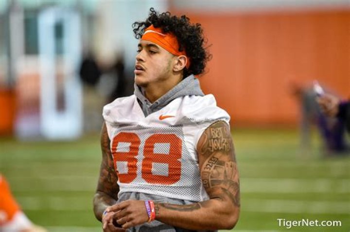 Braden Galloway Age | Wiki, Net worth, Bio, Height, Girlfriend