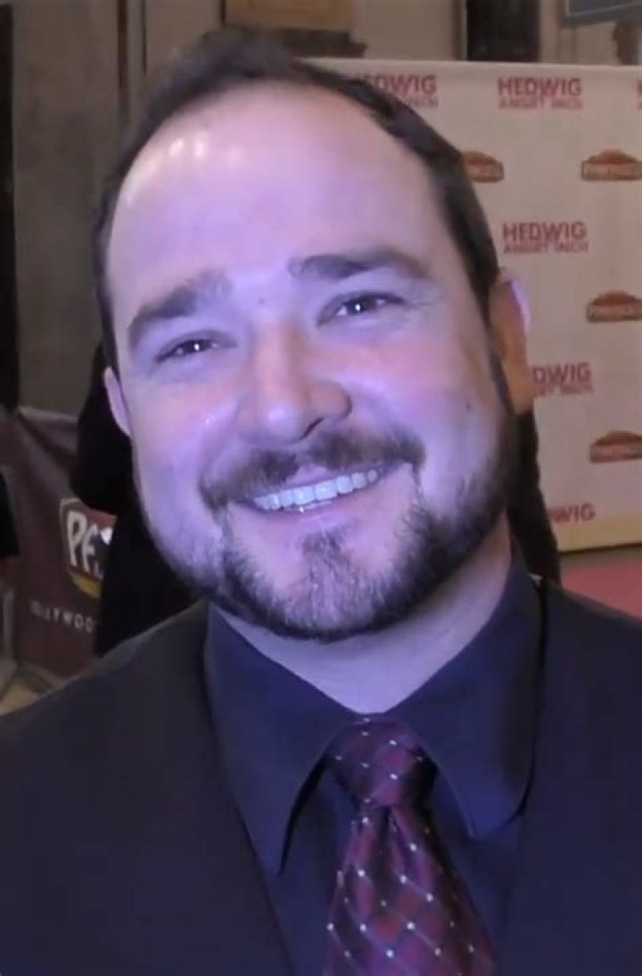 Bradley Pierce biografía, edad, altura, esposo, net worth, familia