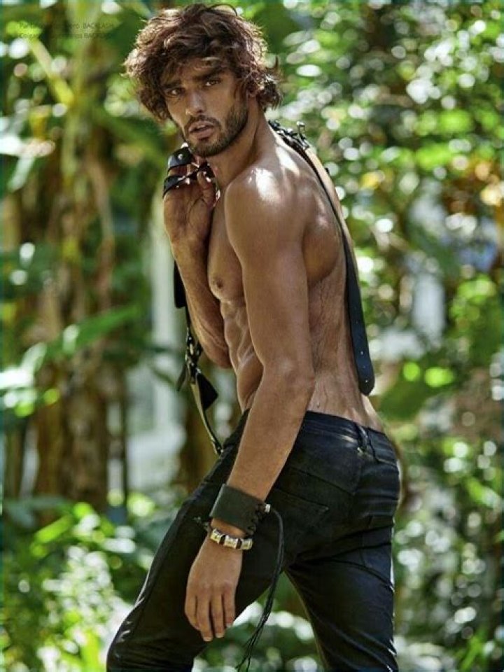 
Brazilian model Marlon Teixeira’s biography, age, wife, wealth 