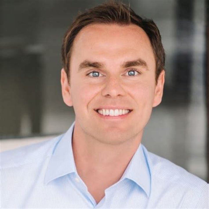 Brendon Burchard (Non-Fiction Author) - Age, Birthday, Bio, Facts, Family, Net Worth, Height & More
