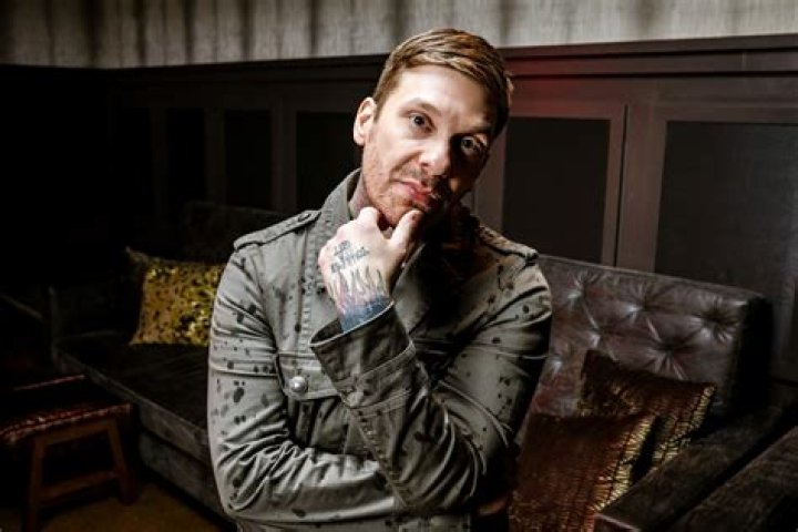 Brent Smith (Rock Singer) - Age, Birthday, Bio, Facts, Family, Net Worth, Height & More
