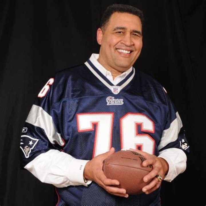 Brian Holloway Biography, Age, Height, Wife, Net Worth, Family