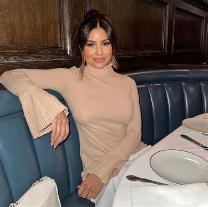 Age, Family, Boyfriend, Career & BIO