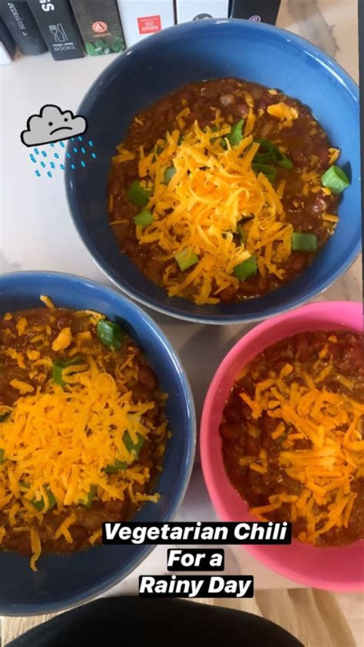 Pregnancy Craving? ‘Total Bellas’ Star Brie Shares Photo of Yummy ‘Vegetarian Chili’ Dish She Made