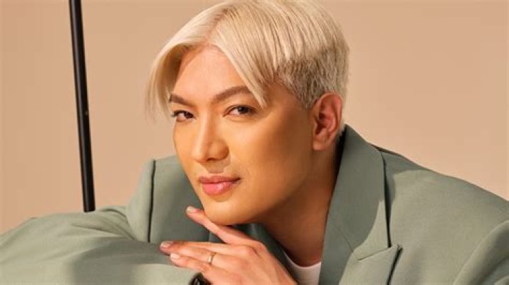 Bryanboy (Blogger) - Age, Birthday, Bio, Facts, Family, Net Worth, Height & More