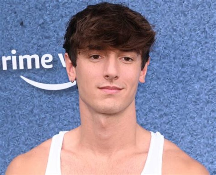 Bryce Hall Age | Wiki, Net worth, Bio, Height, Girlfriend|