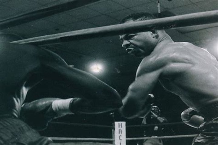 Buck Smith Biography, Age, Height, Wife, Net Worth, Family