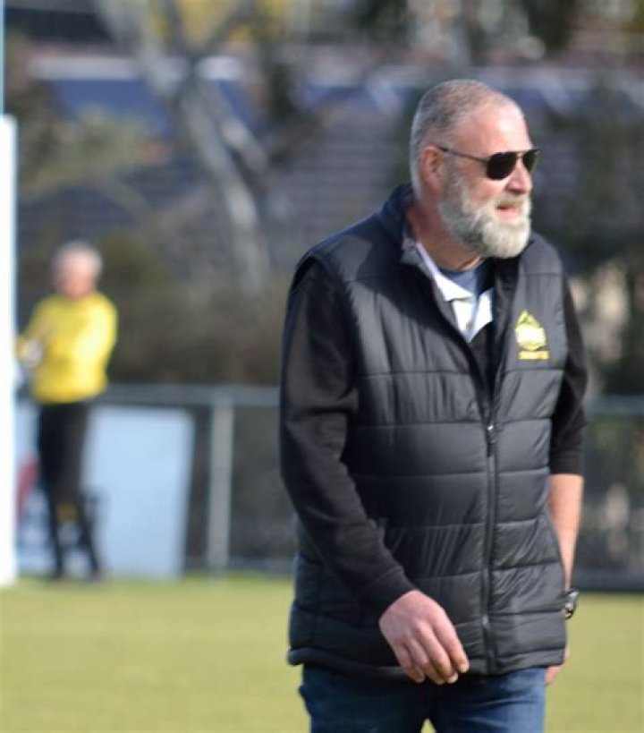 Cameron Caine Biography, Age, Height, Husband, Net Worth, Family