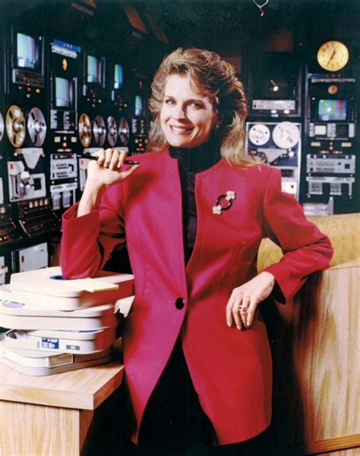 Candice Bergen (TV Actress) - Age, Birthday, Bio, Facts, Family, Net Worth, Height & More