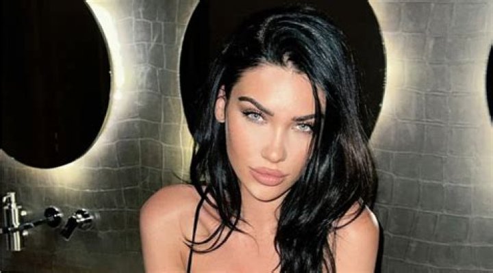 Carina Zavline Height, Weight, Net Worth, Age, Birthday, Wikipedia, Who, Instagram, Biography