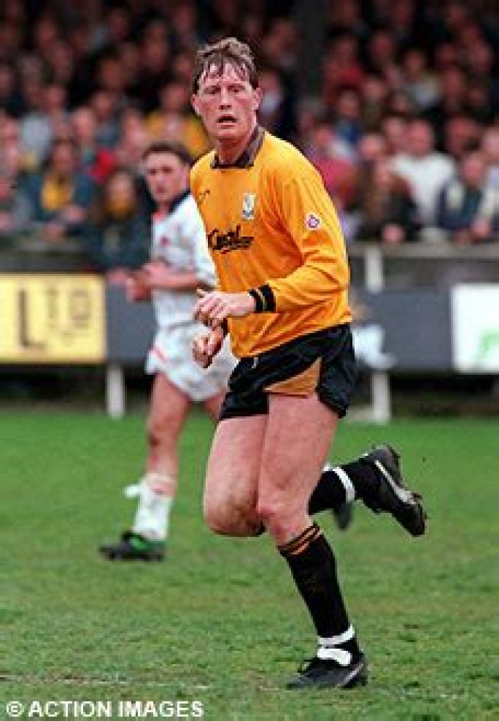 Carl Hoddle Biography, Age, Height, Wife, Net Worth, Family