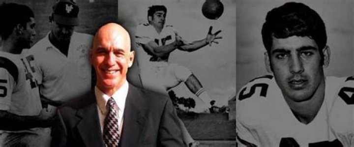 Carlos Alvarez Biography, Age, Height, Wife, Net Worth, Family