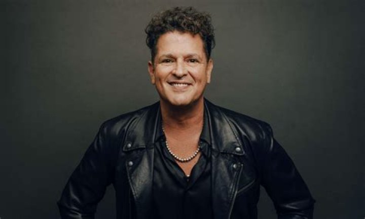Carlos Vives biografía, edad, altura, esposo, net worth, familia