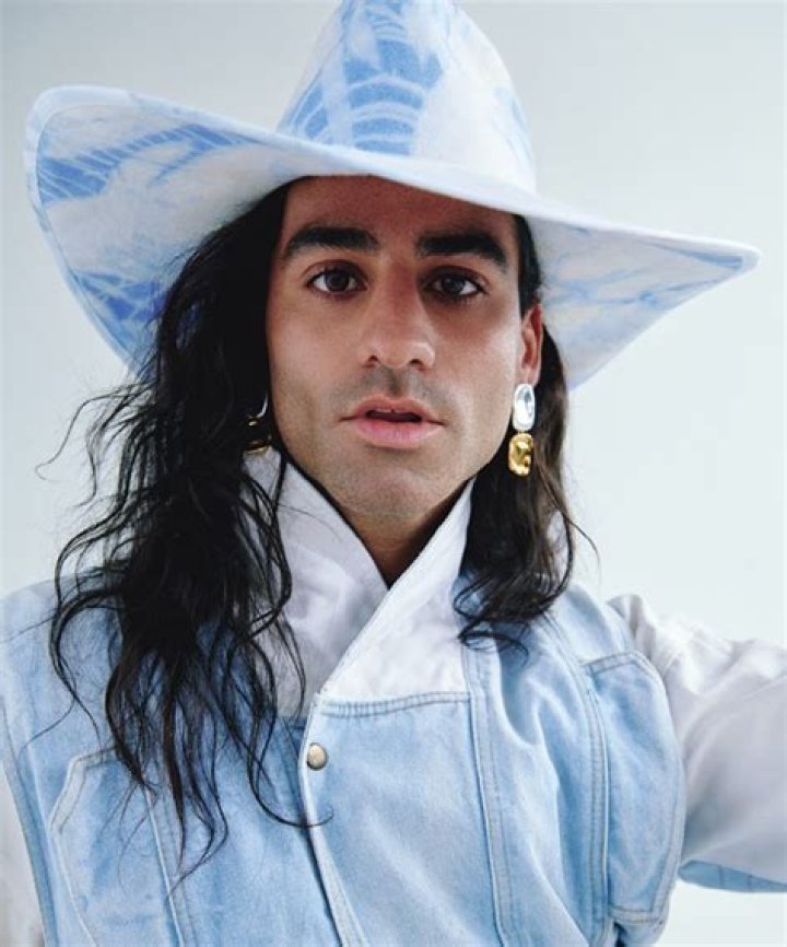 Cary Tauben (Stylist) - Age, Birthday, Bio, Facts, Family, Net Worth, Height & More