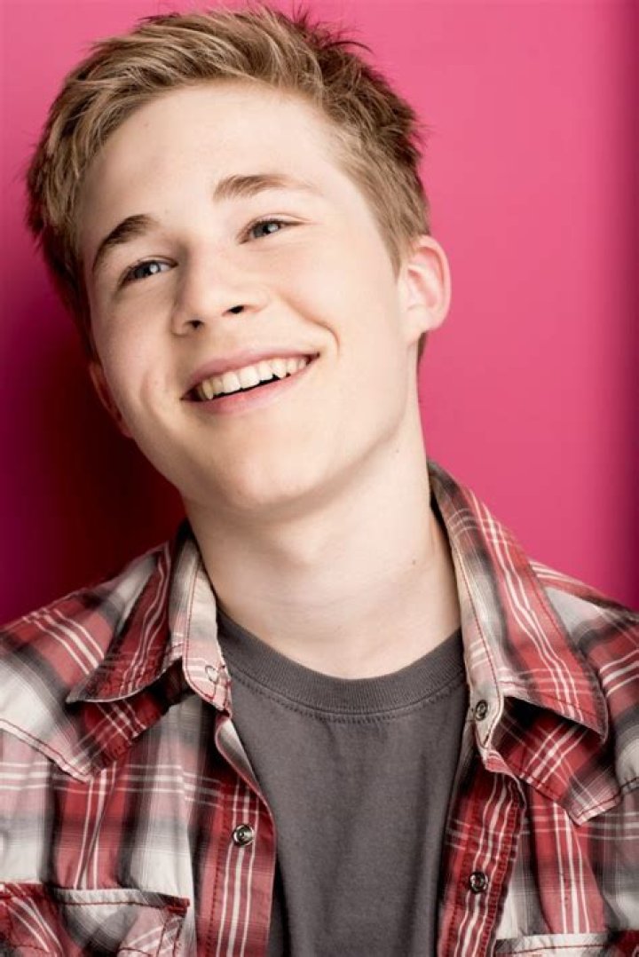 Casey Simpson (TV Actor) - Age, Birthday, Bio, Facts, Family, Net Worth, Height & More