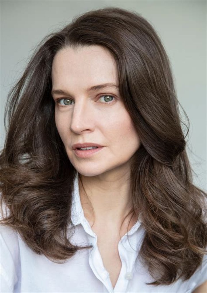 How tall is Catherine Walker