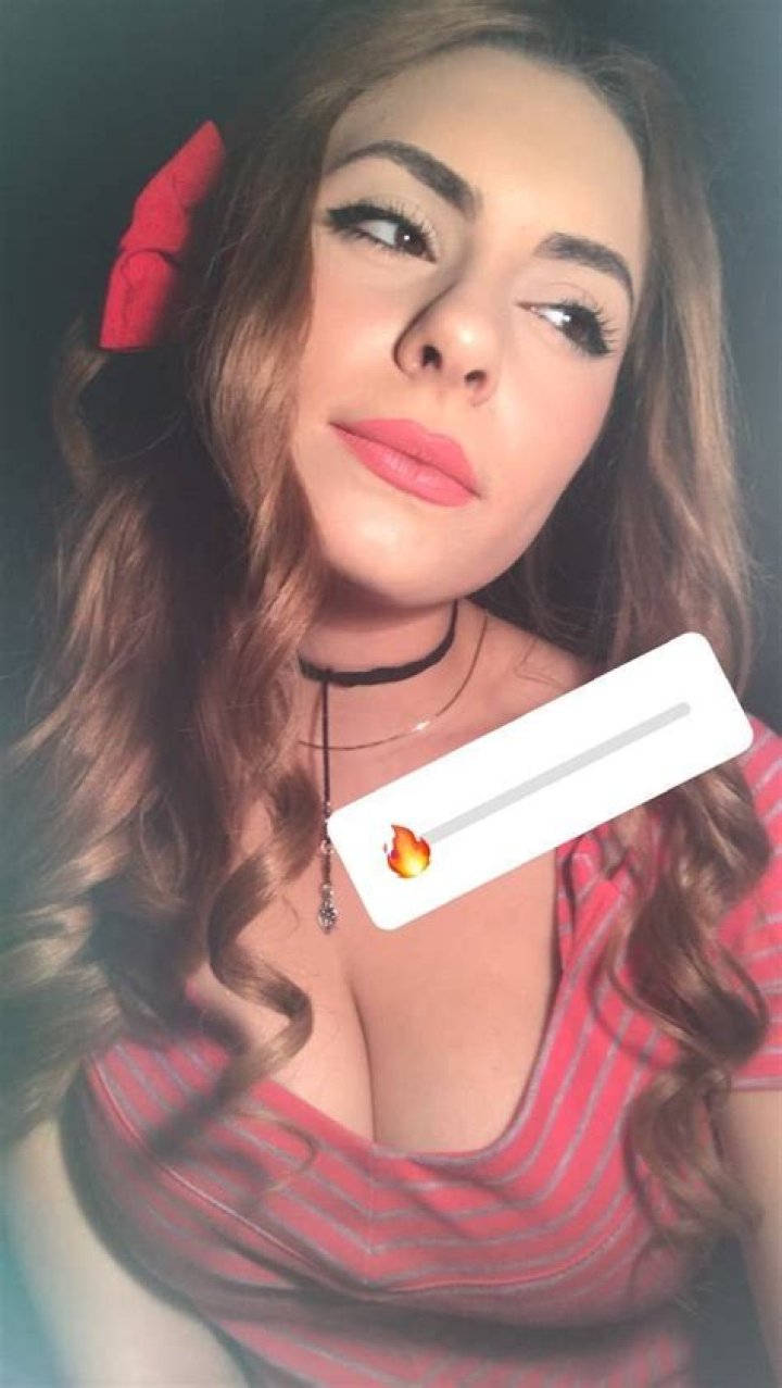 Celaine (Twitch Star) - Age, Birthday, Bio, Facts, Family, Net Worth, Height & More