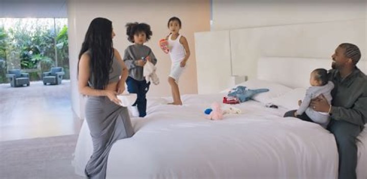 Celebrity Love Nests: These Stars’ Bedrooms Will Really Get You ~ In the Mood~