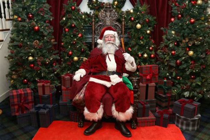 Sarah Michelle Gellar, Kim Zolciak and More Celebrity Kids Sitting on Santa’s Laps!