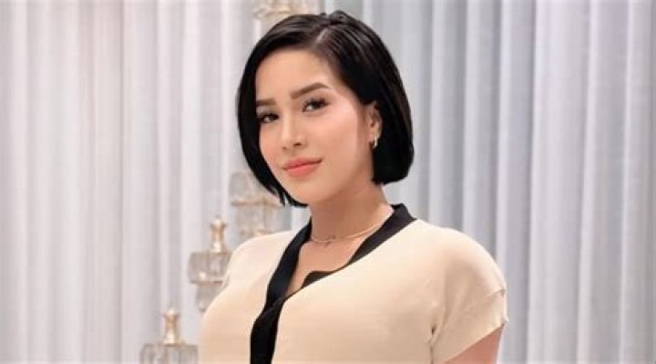 Charisse Galang (YouTube Star) - Age, Birthday, Bio, Facts, Family, Net Worth, Height & More
