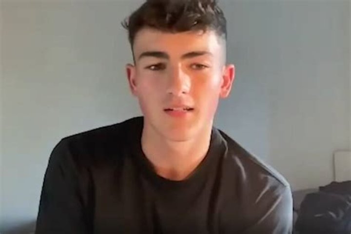 Charlie Davies-Carr (YouTube Star) - Age, Birthday, Bio, Facts, Family, Net Worth, Height & More