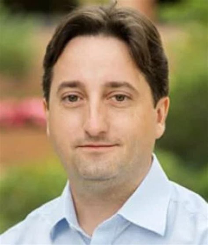 Charlie Korsmo biografía, edad, altura, esposo, net worth, familia