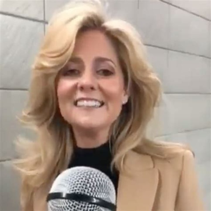 Charlotte Awbery (Cantante Pop) - Edad, cumpleaños, biografía, hechos, familia, patrimonio neto, altura y más