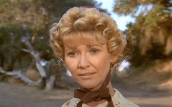 Charlotte Stewart (TV Actress) - Age, Birthday, Bio, Facts, Family, Net Worth, Height & More