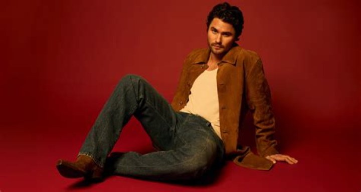 Chase Stokes Biography, Age, Height, Family, Wife & Net Worth