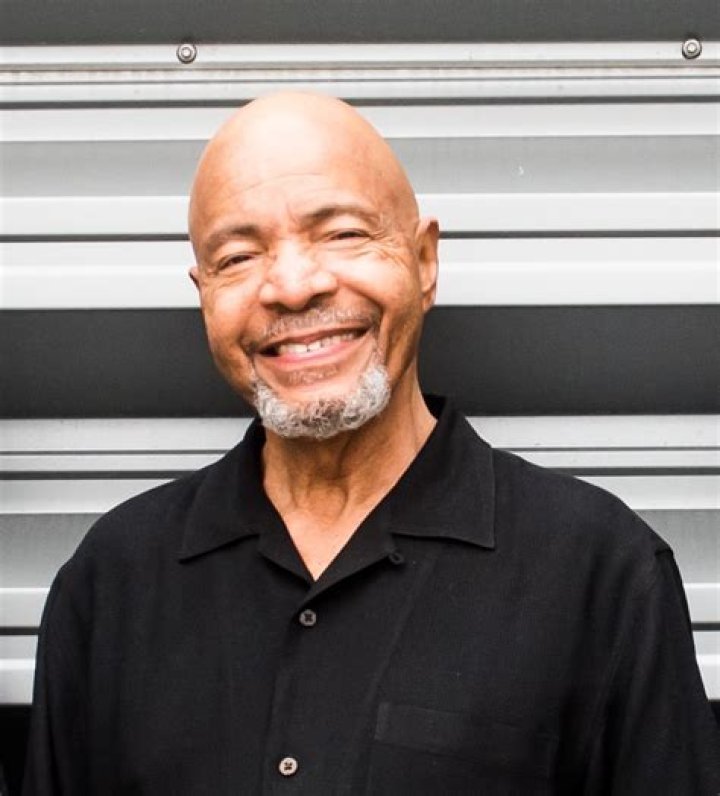 Chester Thompson (Drummer) - Age, Birthday, Bio, Facts, Family, Net Worth, Height & More