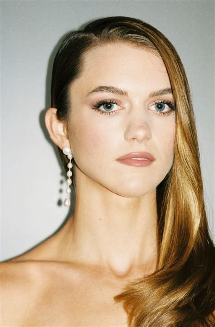 Chloe East Biography, Age, Height, Husband, Net Worth, Family