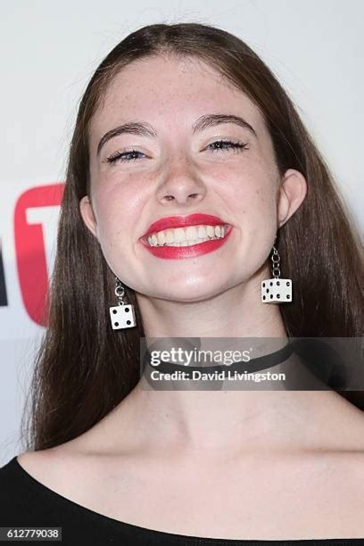 Chloe Woodard (Instagram Star) - Age, Birthday, Bio, Facts, Family, Net Worth, Height & More
