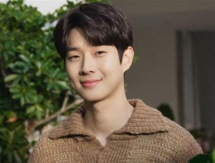 Choi Woo-shik Height, Weight, Net Worth, Age, Birthday, Wikipedia, Who, Nationality, Biography