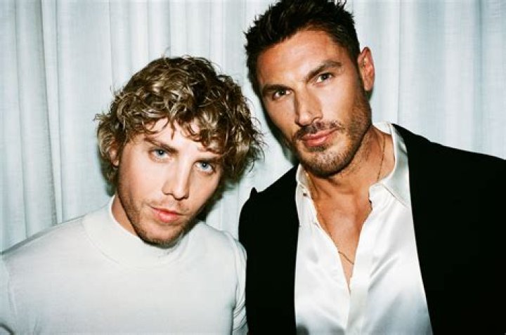 Chris Appleton (Stylist) - Age, Birthday, Bio, Facts, Family, Net Worth, Height & More