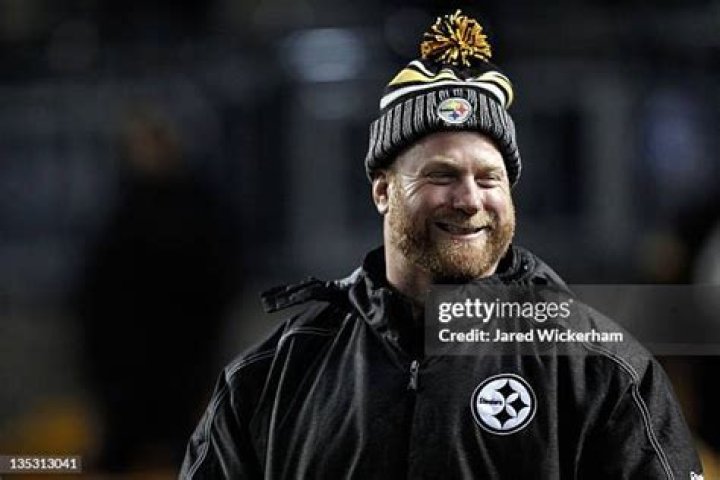 Chris Hoke biografía, edad, altura, esposo, net worth, familia