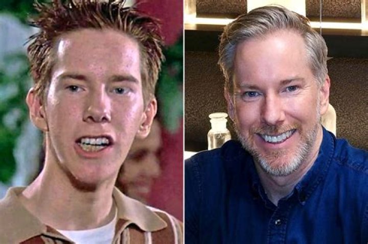 Chris Owen Biography, Age, Height, Wife, Net Worth, Family