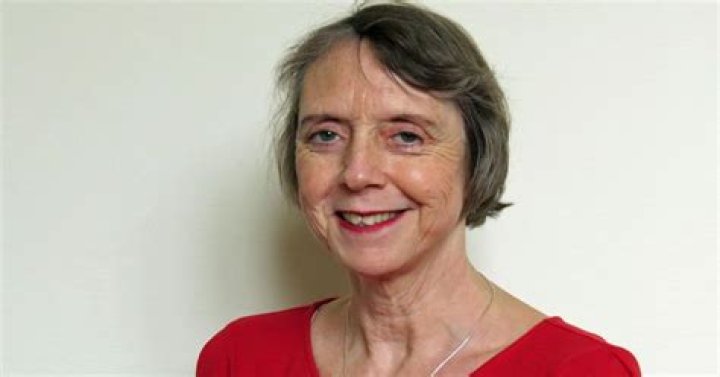 Christina Howells (Fitness Instructor) - Age, Birthday, Bio, Facts, Family, Net Worth, Height & More